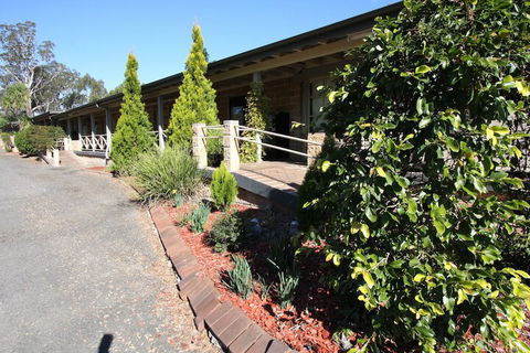 Picton Valley Motel - Lightning Ridge Tourism 5