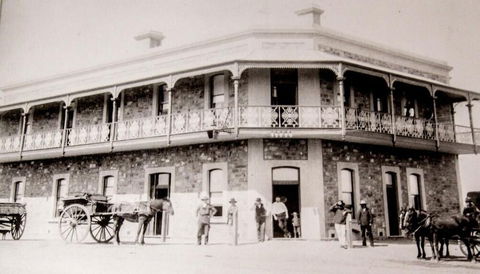 Pampas Motel - Lightning Ridge Tourism 3