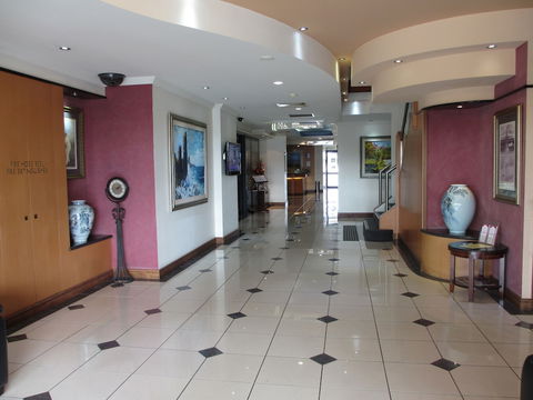 Springwood Tower Apartment Hotel - Lightning Ridge Tourism 0