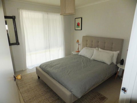 TERRIFIC On TAMARA CRESCENT - Lightning Ridge Tourism 1