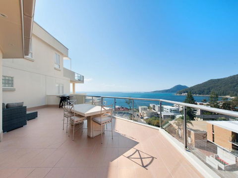 Views Views & More Views Sub Penthouse In Shoal Bay - Lightning Ridge Tourism 6