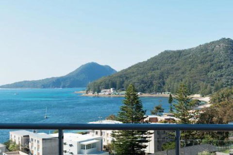 Views Views & More Views Sub Penthouse In Shoal Bay - Lightning Ridge Tourism 0