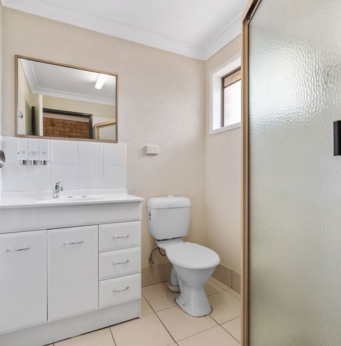 Esk Caravan Park & Motel - Lightning Ridge Tourism 3