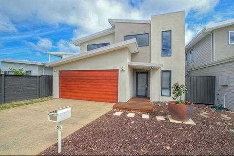 A Little Luxury In Town - Lightning Ridge Tourism 5