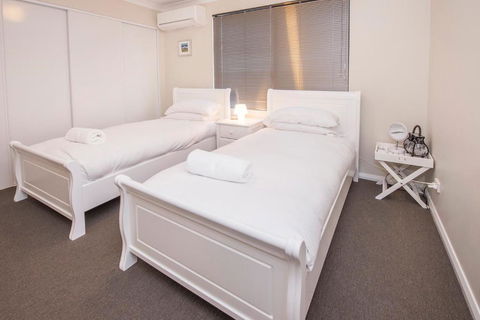 A Little Luxury In Town - Lightning Ridge Tourism 1