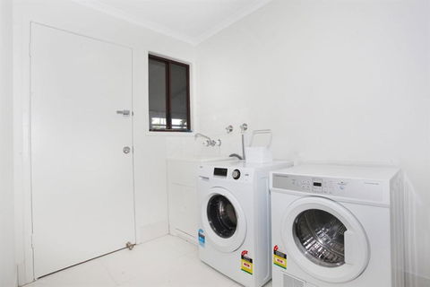 FABULOUS HOLIDAY HIDEAWAY COOLUM BEACH - Lightning Ridge Tourism 5