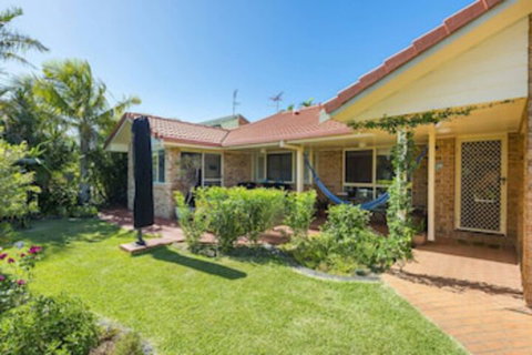 SECRET GARDEN WiFi Netflix Pet Friendly - Lightning Ridge Tourism 0