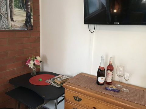 XYL Seaside Homestay - Lightning Ridge Tourism 2