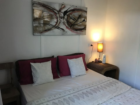 XYL Seaside Homestay - Lightning Ridge Tourism 1
