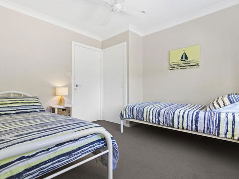 HILLTOP HAVEN In MOLLYMOOK - Lightning Ridge Tourism 6