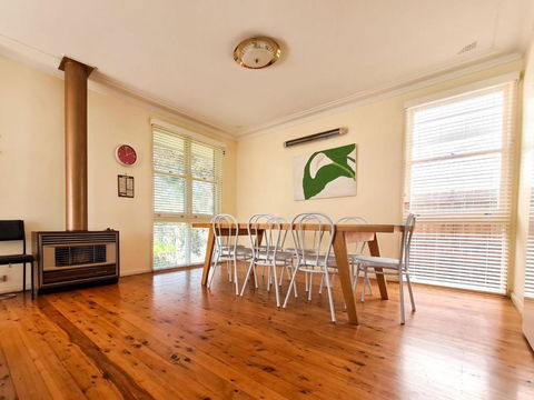 GOLF 39 MOLLYMOOK BEACH - Lightning Ridge Tourism 6