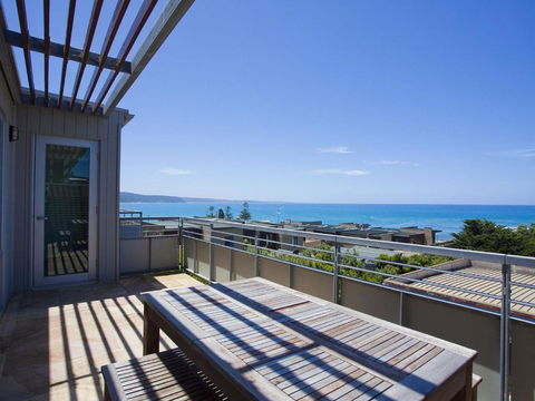 POINT GREY APARTMENT 14 The Point - Lightning Ridge Tourism 1