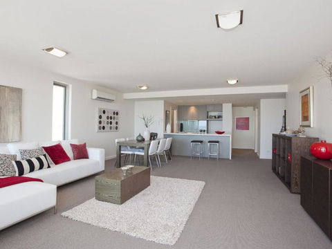 POINT GREY APARTMENT 14 The Point - Lightning Ridge Tourism 2