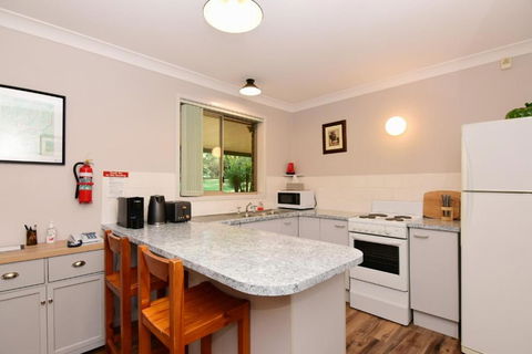 Valley Haven 3 Bedrooms Close To The Village! - Lightning Ridge Tourism 6