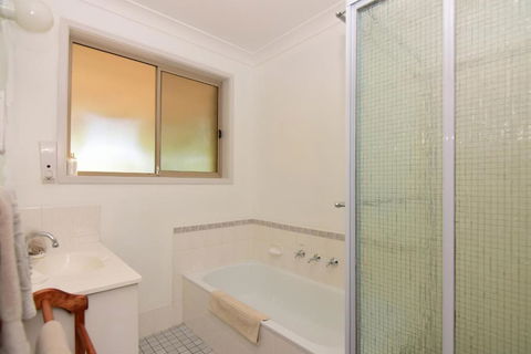 Valley Haven 3 Bedrooms Close To The Village! - Lightning Ridge Tourism 5