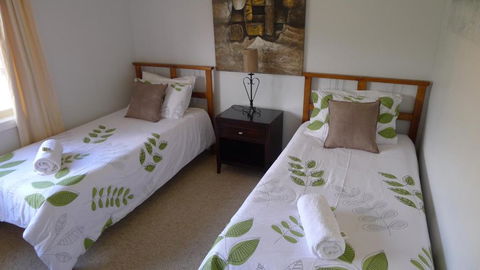 OCEAN VIEWS - Lightning Ridge Tourism 6