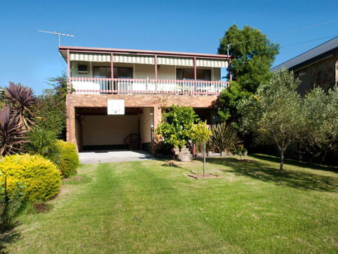 FAMILY GETAWAY DROMANA - Lightning Ridge Tourism 4