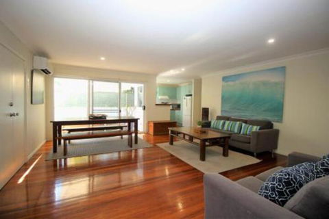 MAGIC BEACH HOUSE PET FRIENDLY - Lightning Ridge Tourism 5