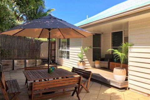 MAGIC BEACH HOUSE PET FRIENDLY - Lightning Ridge Tourism 0