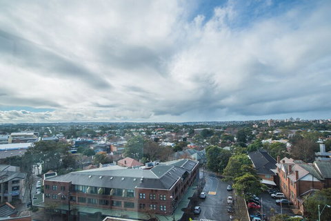 Modern, Spacious Apt@liverpool With Incredible Views - Lightning Ridge Tourism 1