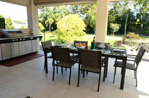 LANDSCAPE At PALM COVE - Lightning Ridge Tourism 2