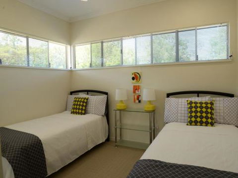 LANDSCAPE At PALM COVE - Lightning Ridge Tourism 3