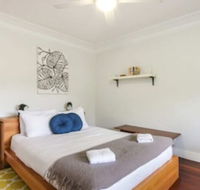 Pembroke on the Park Cottage - Home Away From Home - Lightning Ridge Tourism