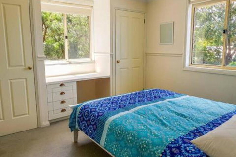 GUMS & ROSES Family Home In The Heart Of Town. - Lightning Ridge Tourism 2
