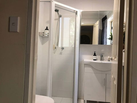 Escape To Strathfield For 8 Guests - Lightning Ridge Tourism 5