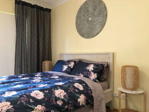 Escape To Strathfield For 8 Guests - Lightning Ridge Tourism 6