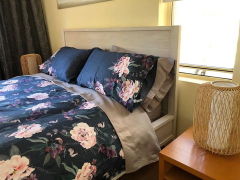 Escape To Strathfield For 8 Guests - Lightning Ridge Tourism 2