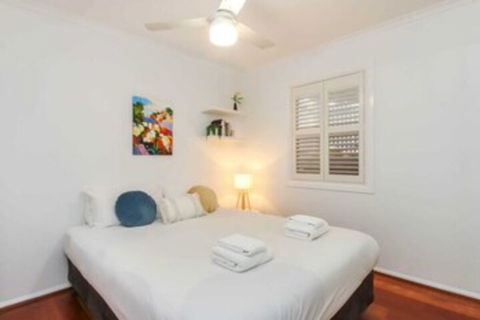 Stylish 3BD Family Home In Leafy Paddington - Lightning Ridge Tourism 0