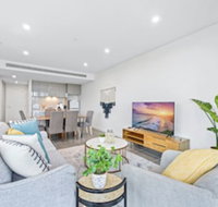 HomeHotel Luxury Apt with Shopping Mall Downstairs - Lightning Ridge Tourism