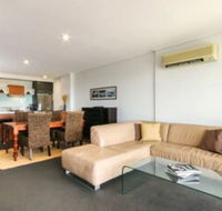 Large 3 Bedroom Apartment With River Views Near the Stadium - Lightning Ridge Tourism