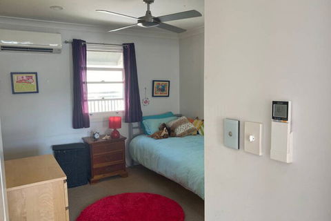 3 Bedroom Character Home Near CBD - Lightning Ridge Tourism 6