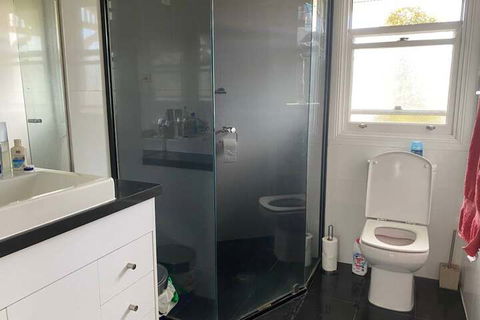 3 Bedroom Character Home Near CBD - Lightning Ridge Tourism 5