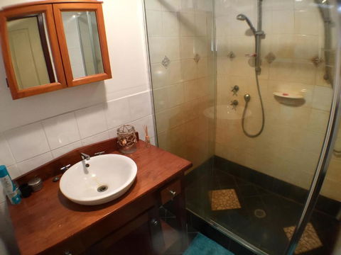 Vasse Cottage - Lightning Ridge Tourism 6