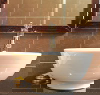 Oscar's Hotel - Lightning Ridge Tourism