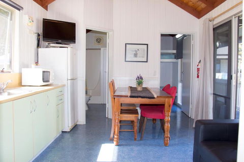 Gardens Caravan Park - Lightning Ridge Tourism 1