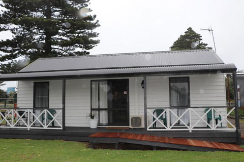 Gardens Caravan Park - Lightning Ridge Tourism 4