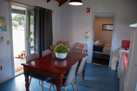 Gardens Caravan Park - Lightning Ridge Tourism 3
