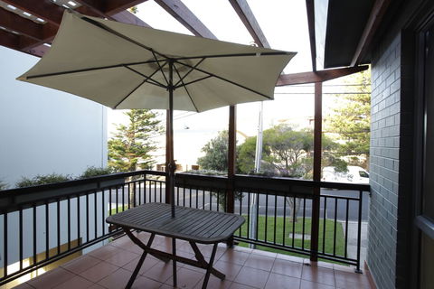 La Mer Sea View Apartment - Lightning Ridge Tourism 4