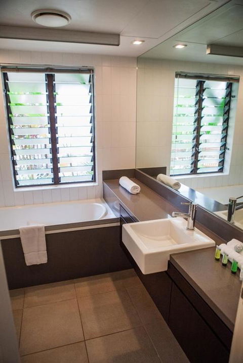 160 SEA TEMPLE SWIMOUT APT - Lightning Ridge Tourism 6