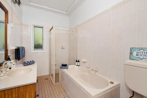 GOWAN ROSS COTTAGE - Lightning Ridge Tourism 5