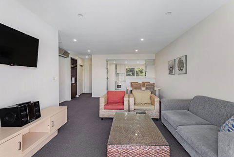 Pacific Blue Apartment 244 / 265 Sandy Point Rd - Lightning Ridge Tourism 5