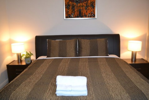 Cypress Drive Townhouse - Lightning Ridge Tourism 4