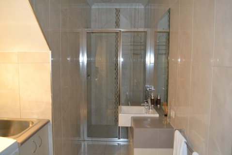 Cypress Drive Townhouse - Lightning Ridge Tourism 3