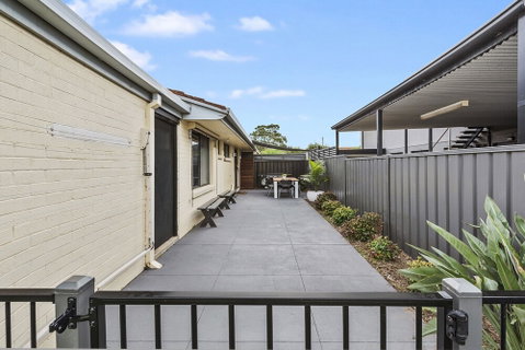 Lake Escape On Pool Avenue - Lightning Ridge Tourism 5