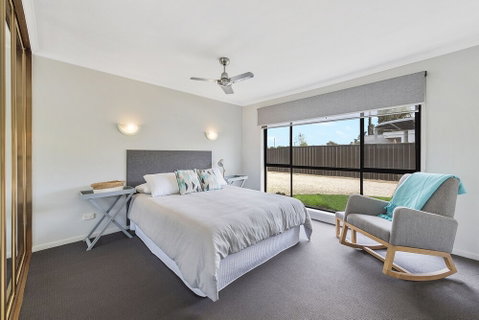 Lake Escape On Pool Avenue - Lightning Ridge Tourism 2