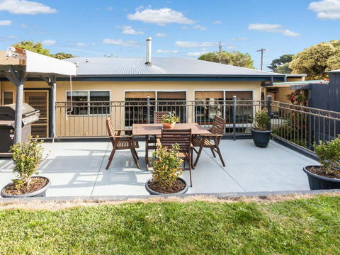 OCEAN SOUNDS Anglesea - Lightning Ridge Tourism 2